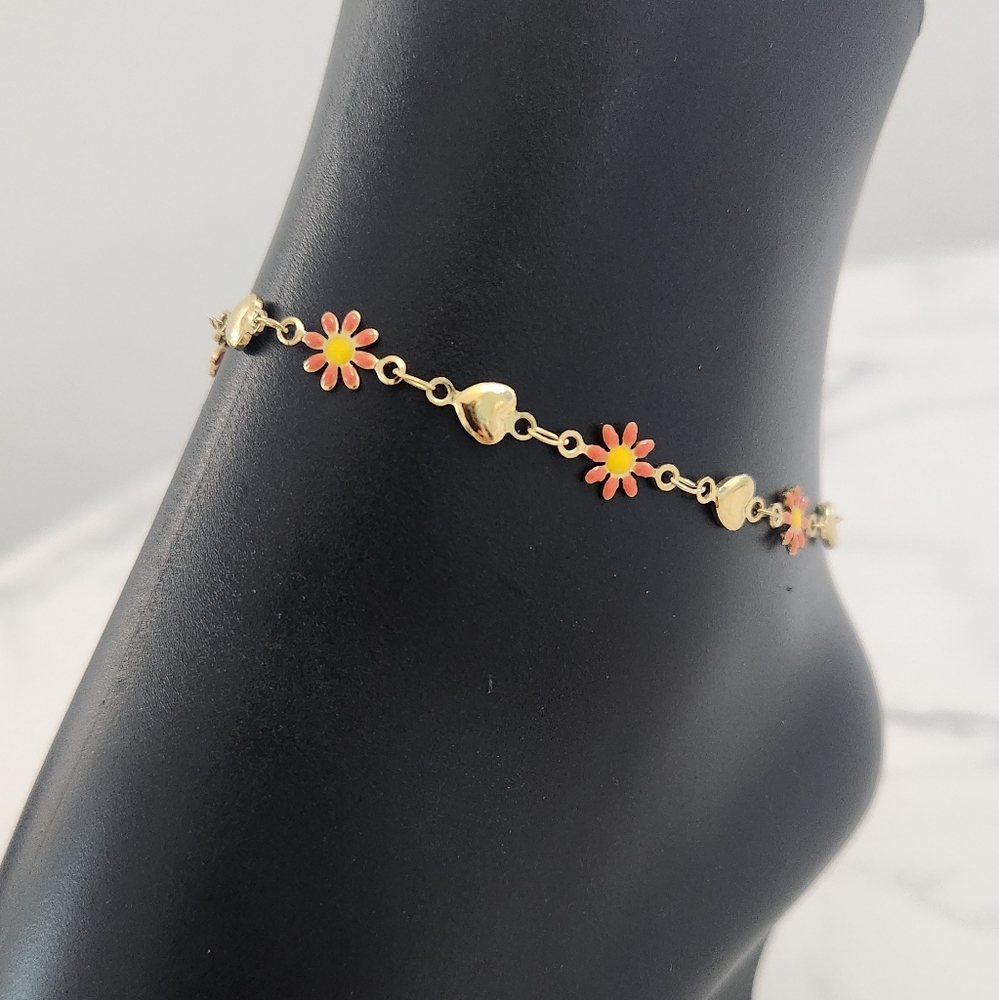 Gold Plated Heart and Enamel Daisy Charm Anklet - Picture 1 of 11